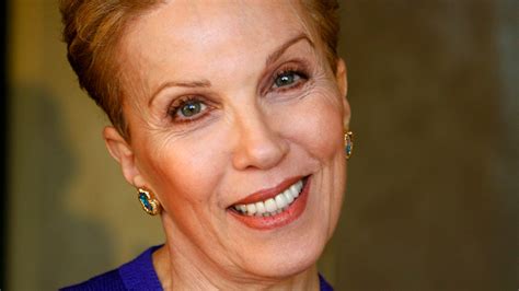 Dear Abby: Co-worker insists on grabbing the check